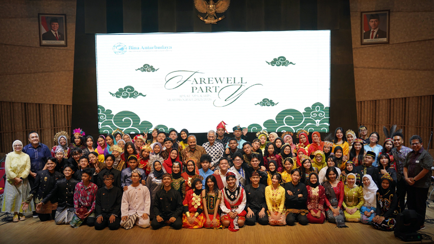 Bina Antarbudaya Lepas 79 Siswa Pertukaran Pelajar ke 13 Negara