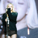 Rose BLACKPINK Tampil Ikonik dengan Busana Levi’s®saat Konser World Tour di Tokyo